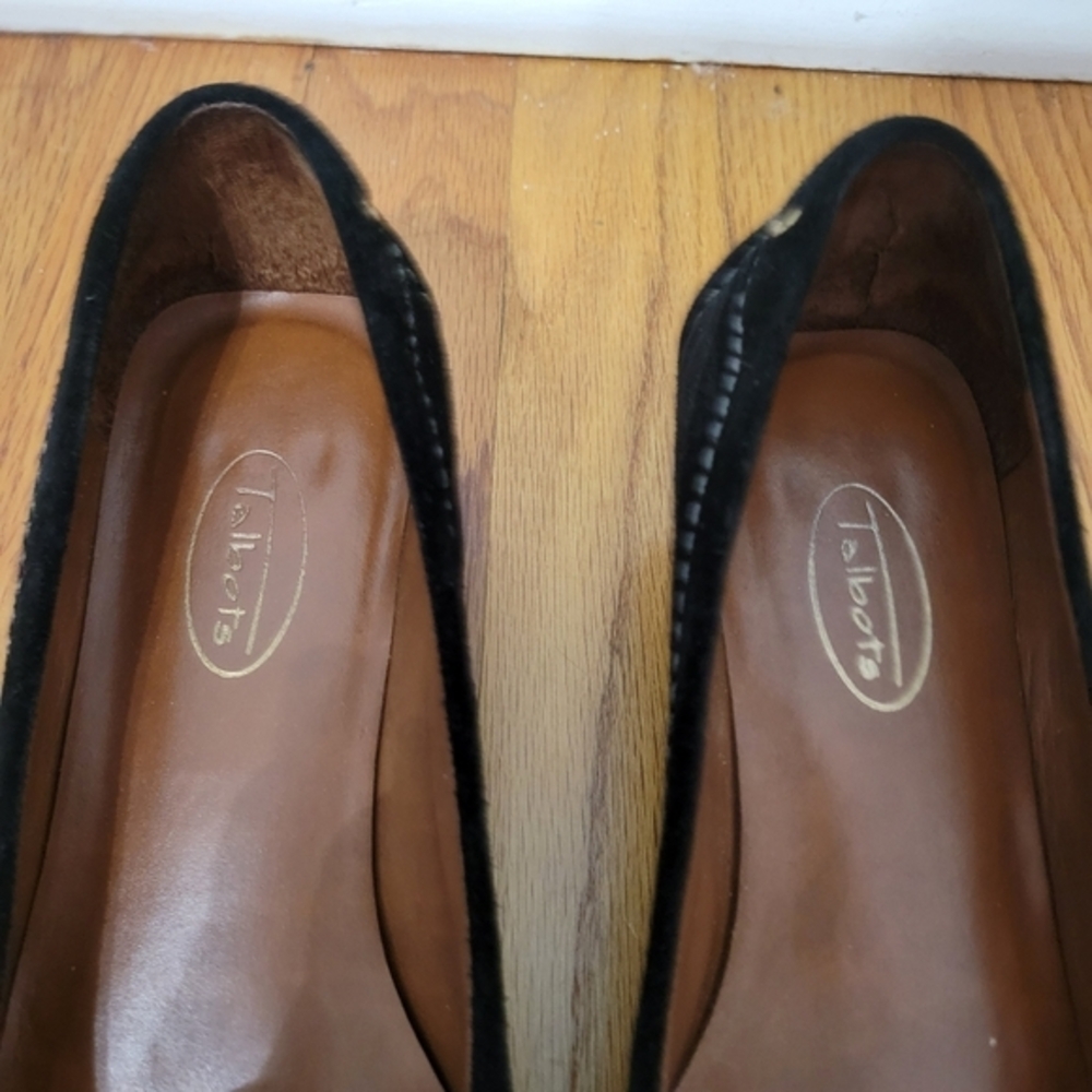 Talbots Piper 2 Women's Suede Heeled Loafers Black Size 7B Gold Chain Stitching‎ - Picture 6 of 11